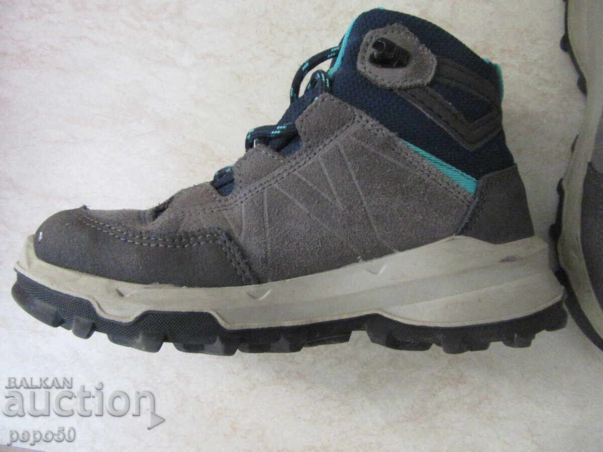 CHILDREN'S WARM WINTER BOOTS - Size 33 with price 40.00 BGN | € 20.45