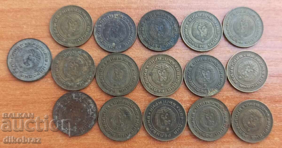 Livrarea 1974 - 2 stotinki Bulgaria / 16 bucăți Livrarea 1974 - 2 stotinki Bulgaria / 16 bucăți