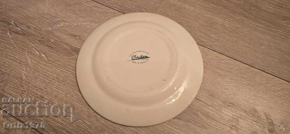 Όμορφη πιατέλα με τριαντάφυλλα – Μαλαισία με τιμή 11.00 BGN | € 5.62 Όμορφη πιατέλα με τριαντάφυλλα – Μαλαισία με τιμή 11.00 BGN | € 5.62