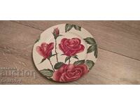 Όμορφη πιατέλα με τριαντάφυλλα – Μαλαισία