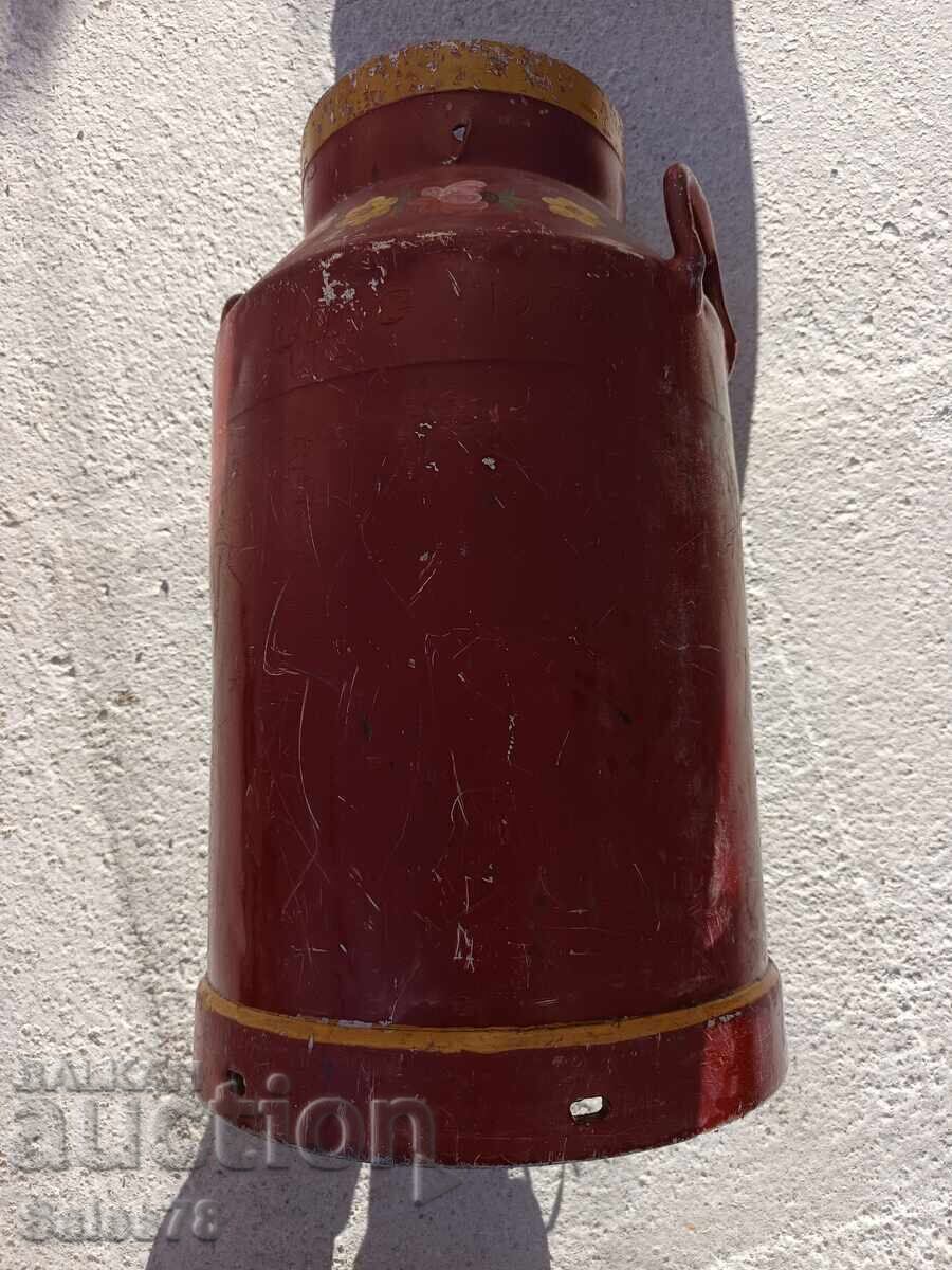 Παλαιό χειροποίητο ζωγραφισμένο γκιούμι γάλακτος με τιμή 60.00 BGN | € 30.68 Παλαιό χειροποίητο ζωγραφισμένο γκιούμι γάλακτος με τιμή 60.00 BGN | € 30.68