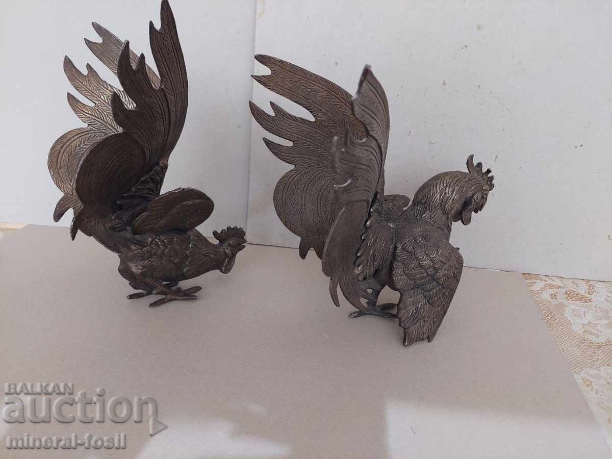 Old bronze cocks with price 130.00 BGN | € 66.47