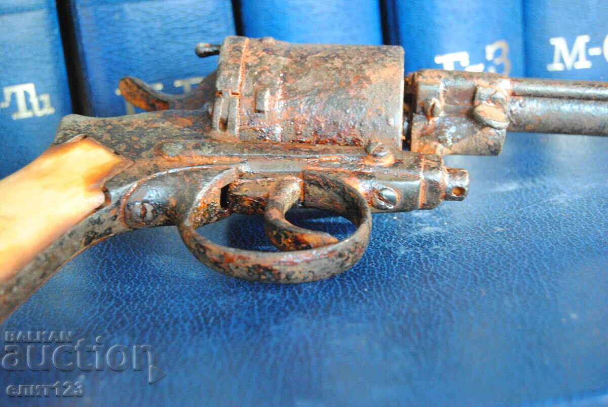 Un revolver vechi - 5 Un revolver vechi - 5
