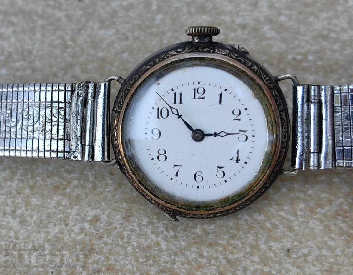 STAR SILVER LADIES WATCH. THE CHAIN IS NOT SILVER