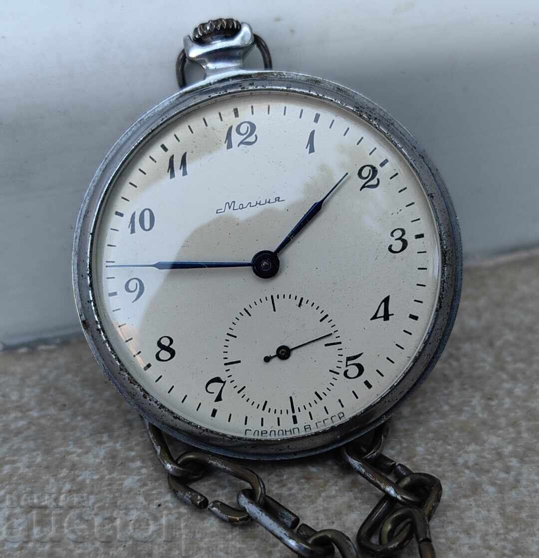 Licitație CEAS DE BUZUNAR SOVIETIC MOLNIYA, FULGER, FUNCȚIONEAZĂ