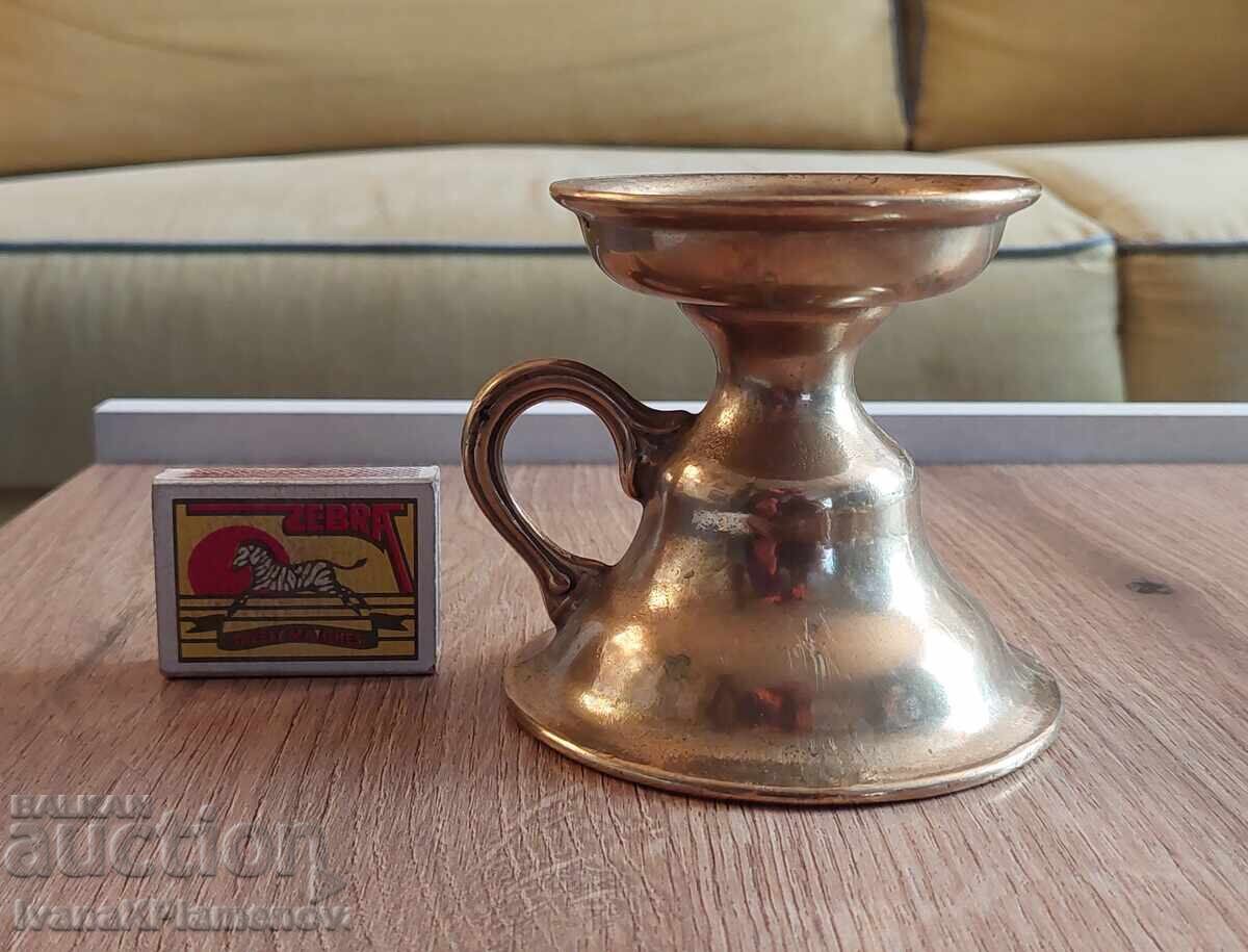 Delivery of Brass candlestick for connoisseurs