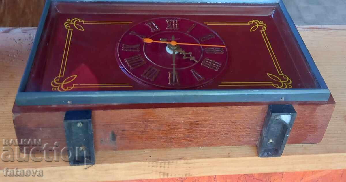 Licitație Ceas rusesc cu baterii Licitație Ceas rusesc cu baterii