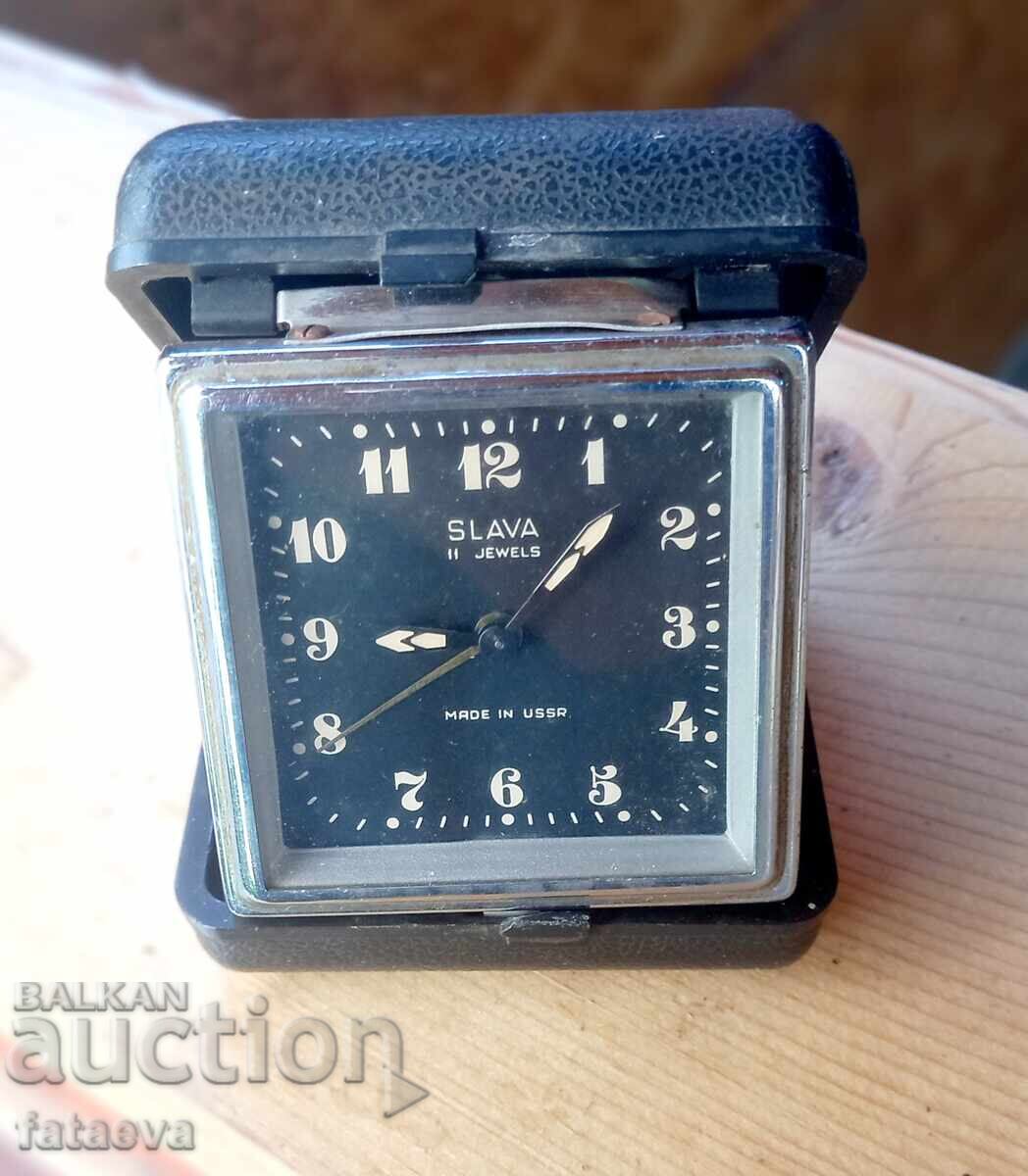 Ρωσικό τουριστικό ρολόι, λειτουργεί και χτυπά Ρωσικό τουριστικό ρολόι, λειτουργεί και χτυπά