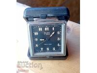 Ceas de turism rusesc, funcționează și sună