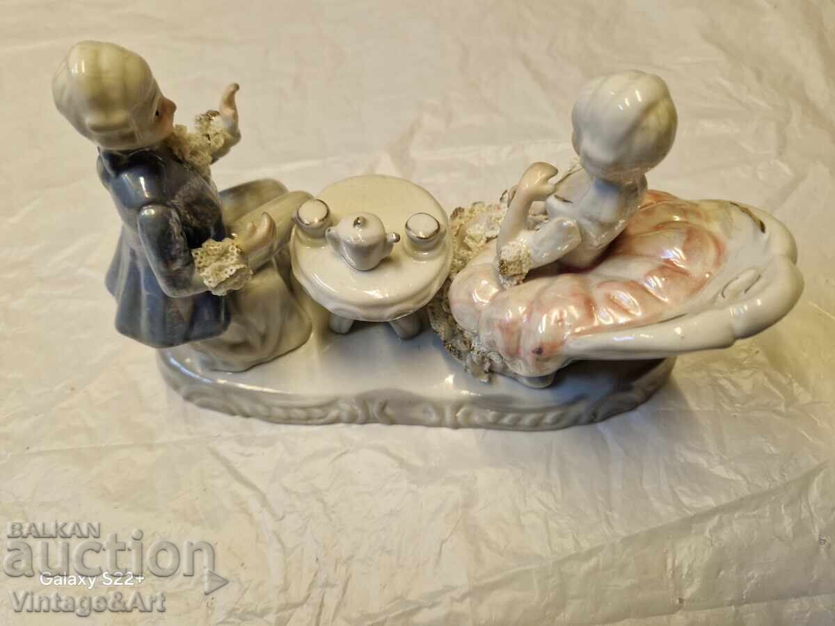 Доставка на Стара Порцеланова Композиция Тайван