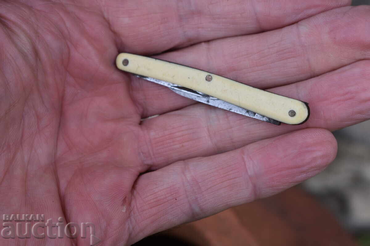 Vechi cuțit de buzunar mic cu preț 60.00 BGN | € 30.68
