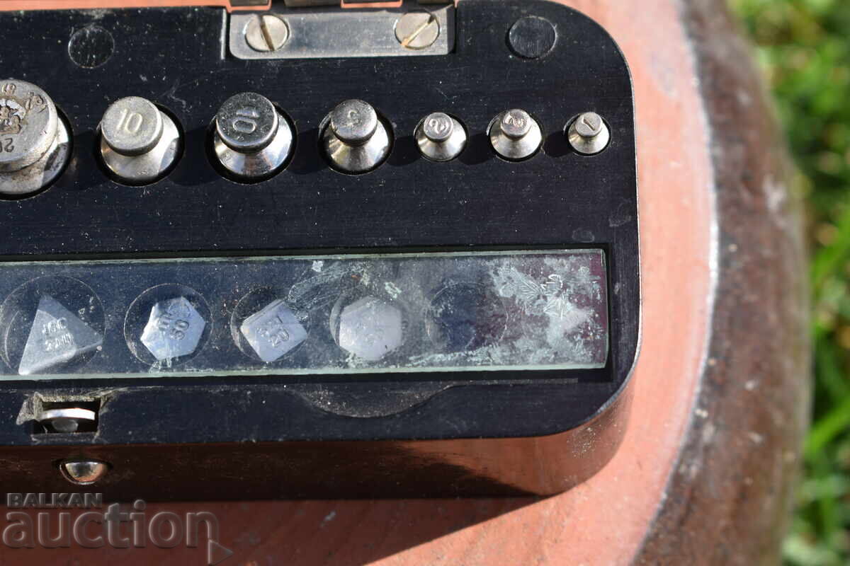 Аукцион Грамове за бижутерска везна Аукцион Грамове за бижутерска везна