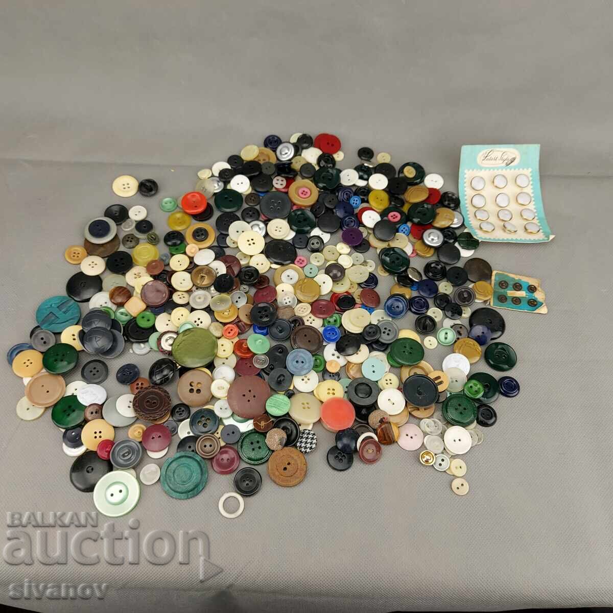 Old buttons lot of over 150 pieces different sizes #3295