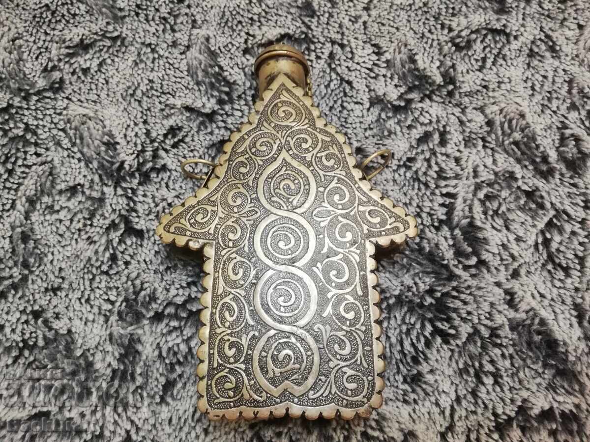 Old Engraved Powder Flask, Cartridge Pouch, Cartridge Box, Pistol, Rifle with price 299.00 BGN | € 152.88 Old Engraved Powder Flask, Cartridge Pouch, Cartridge Box, Pistol, Rifle with price 299.00 BGN | € 152.88