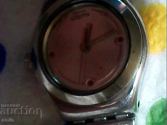 Παράδοση Παλιά γυναικεία ρούχα, 4 κομμάτια, σιδερένια