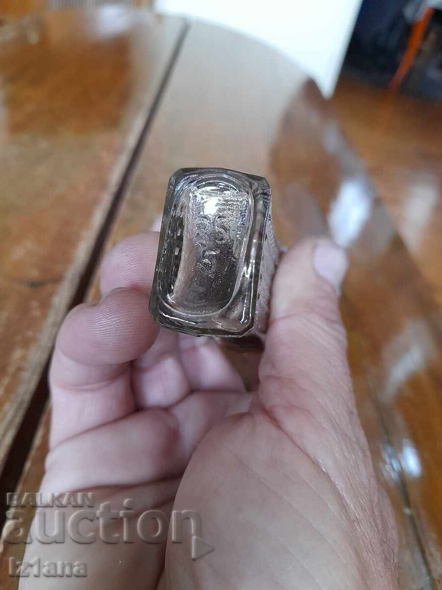 Delivery of Old perfume Sonnet Delivery of Old perfume Sonnet