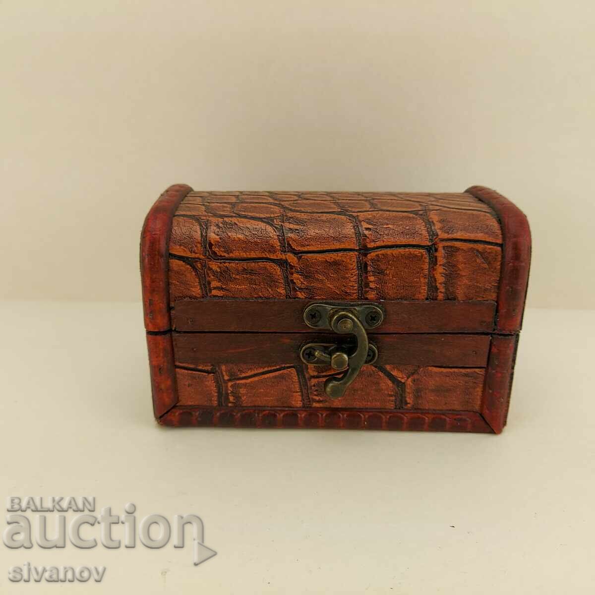 Παλιό ξύλινο κουτί κοσμημάτων #4662