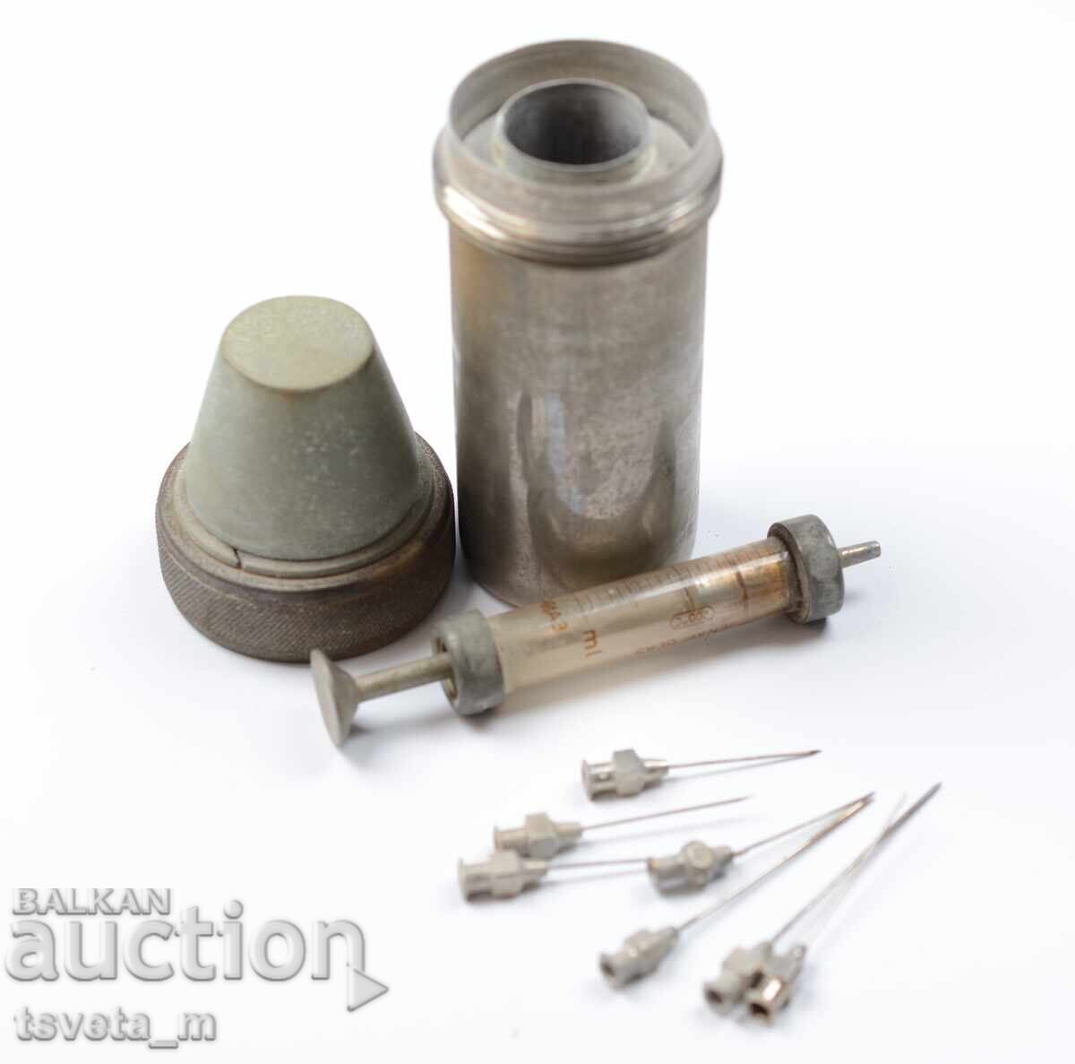 Dispozitiv medical militar tub cu 7 ace și seringă