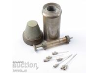 Dispozitiv medical militar tub cu 7 ace și seringă