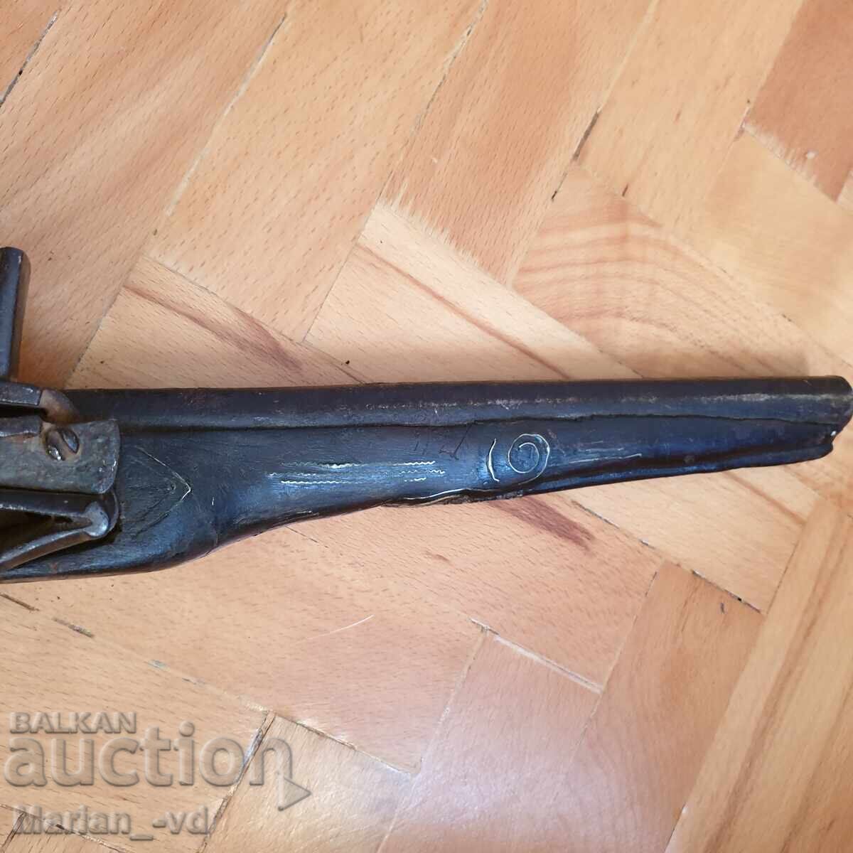 Licitație Flint pishtov