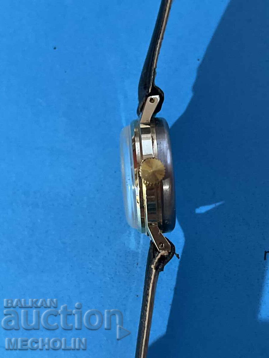 Delivery of WOMEN'S WATCH 19