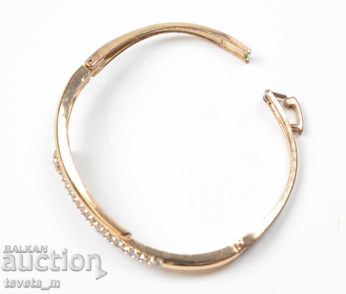 Παράδοση Βραχιόλι