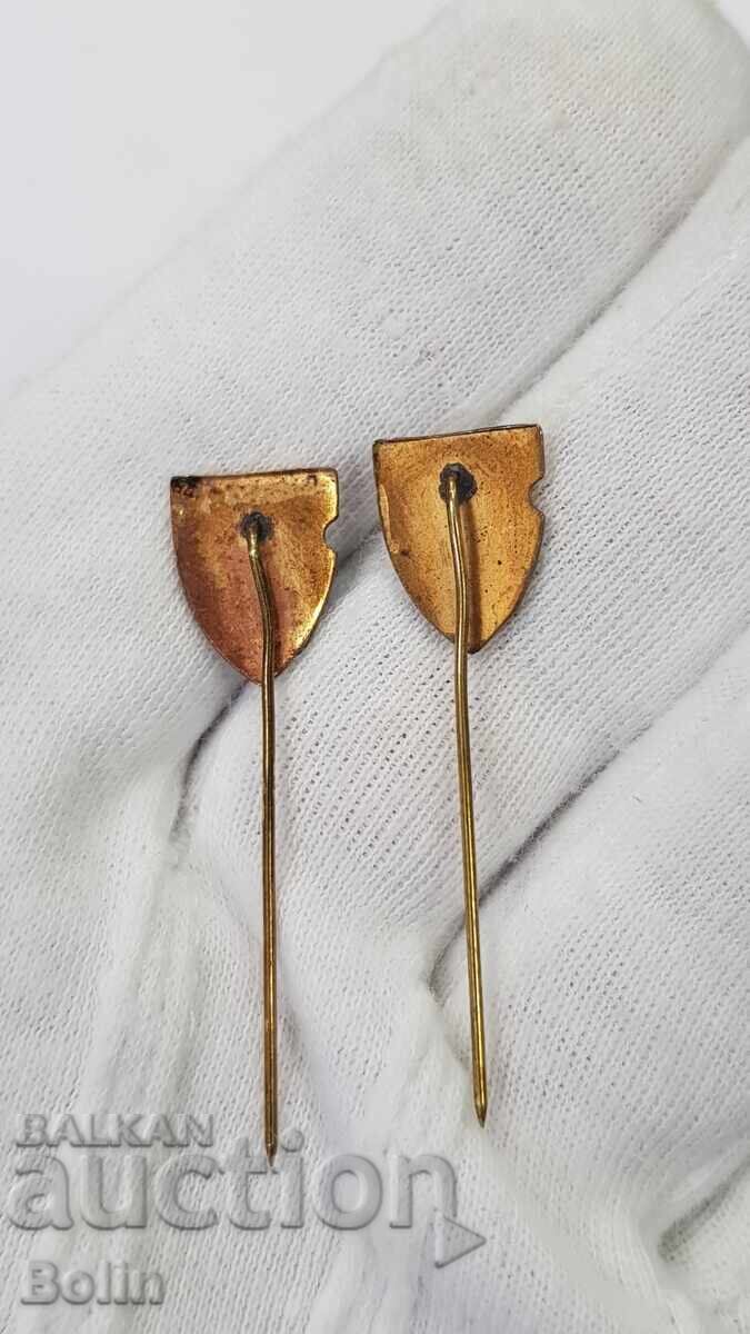 2 τμχ. σπάνια βασιλικά σήματα, σήμα, κονκάρδα ποδοσφαίρου - δύο χρώματα με τιμή € 145.00 | 283.60 BGN