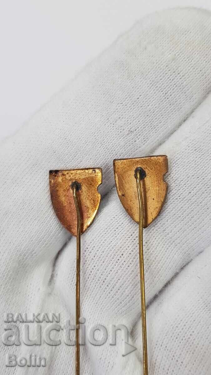 Δημοπρασία 2 τμχ. σπάνια βασιλικά σήματα, σήμα, κονκάρδα ποδοσφαίρου - δύο χρώματα