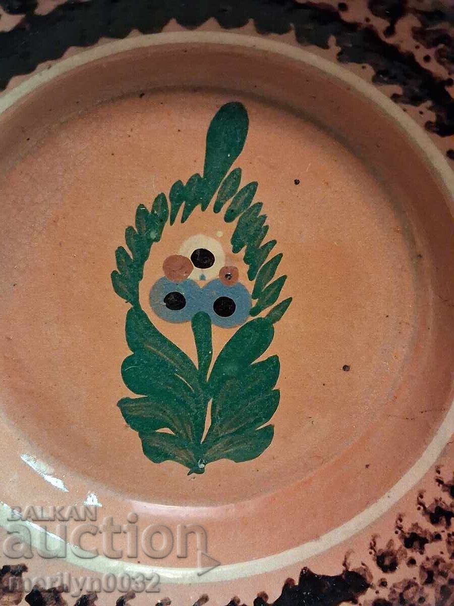 Delivery of Old clay pot, pottery, plate