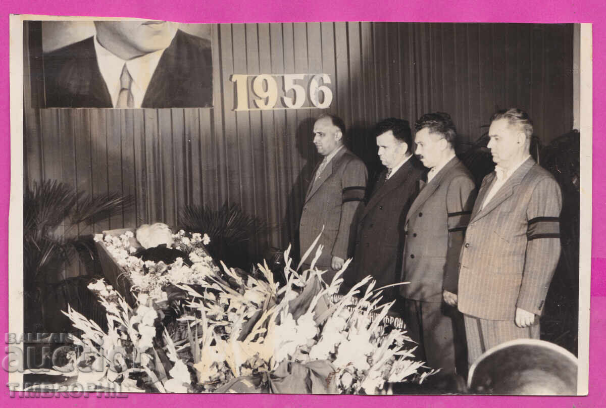 220490 / Тодор Живков 1956 погребение с още трима личности