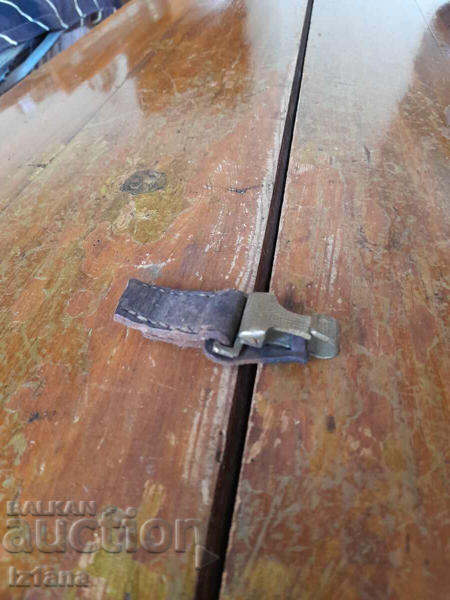 Παλιό κρεμάστρα, κατσαρίδα Παλιό κρεμάστρα, κατσαρίδα