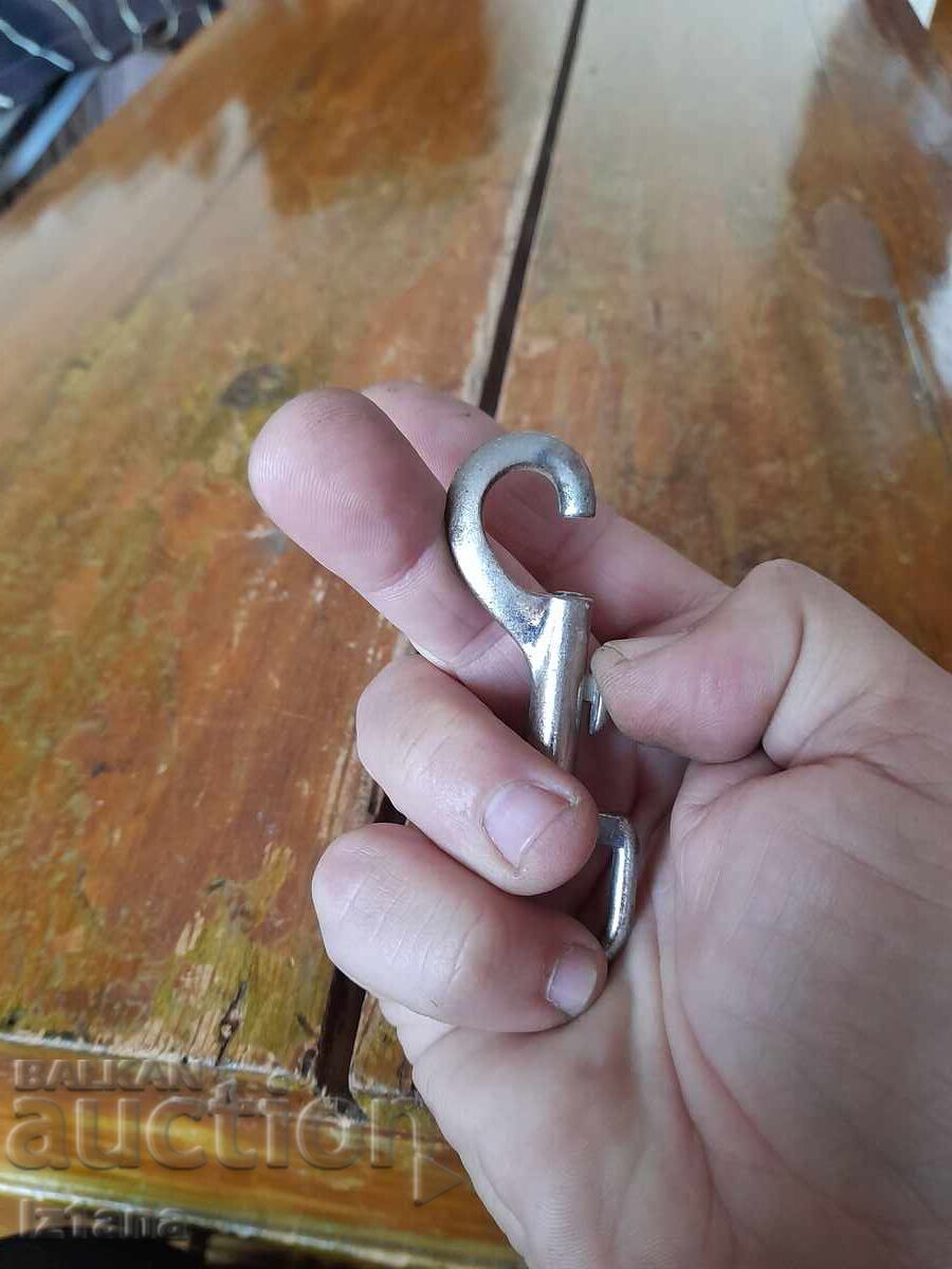 Delivery of Old carabiner for keychain