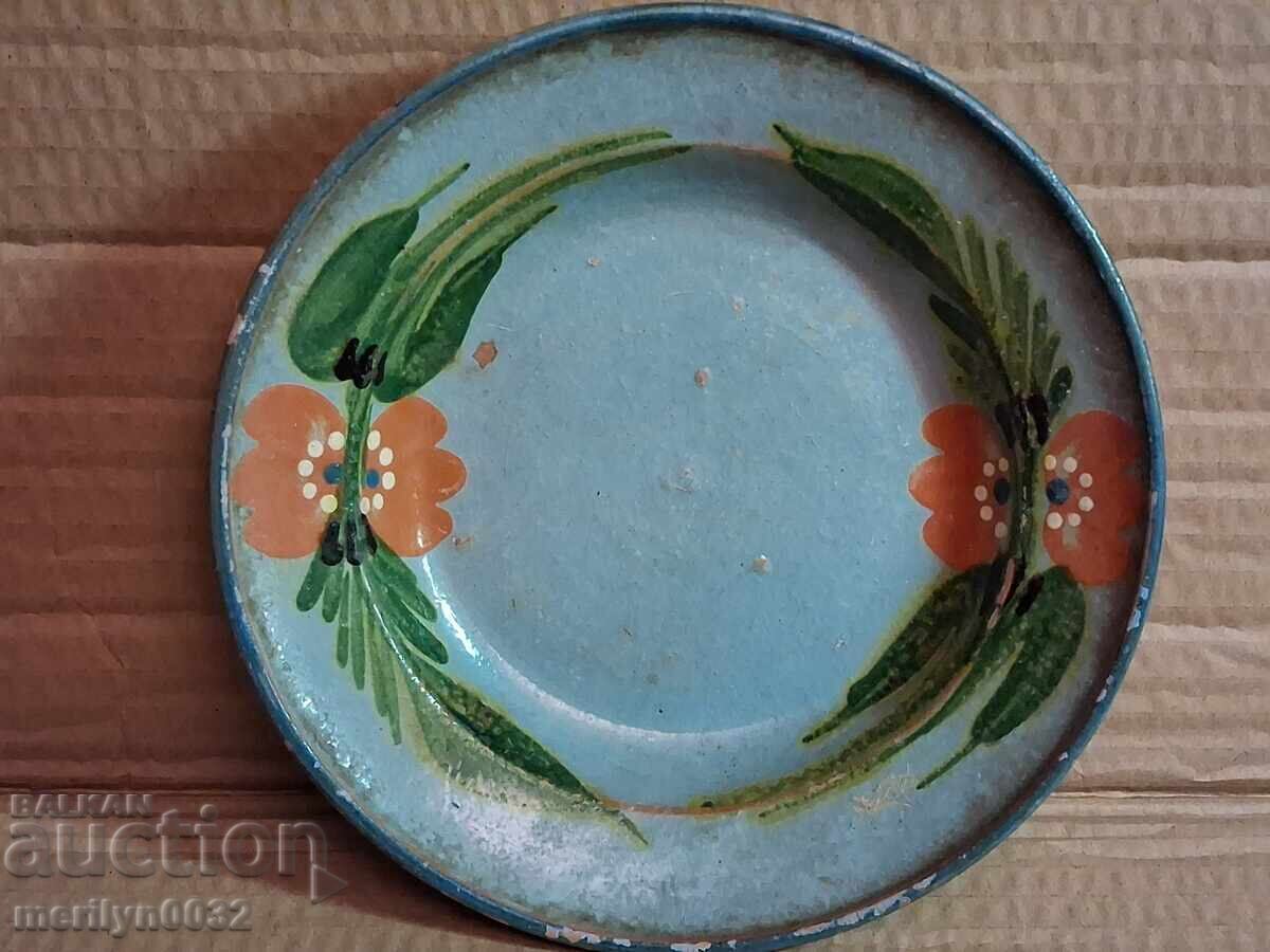 Delivery of Old clay pot, pottery, plate