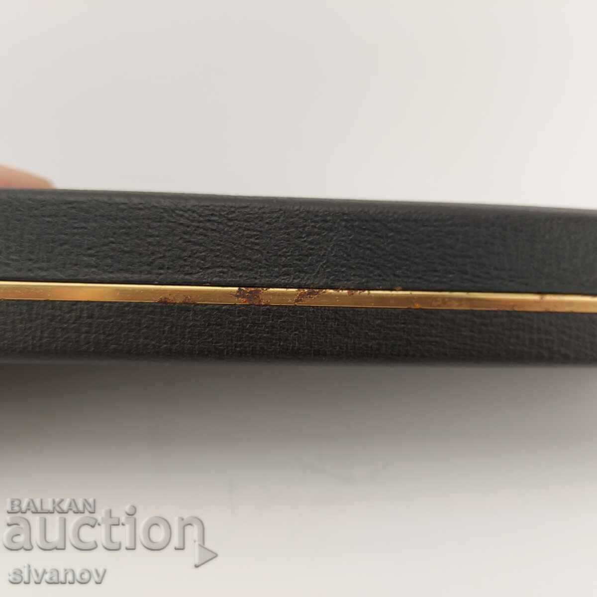 Δημοπρασία Παλιό κουτί στυλό Cross με δύο θήκες #4726 Δημοπρασία Παλιό κουτί στυλό Cross με δύο θήκες #4726