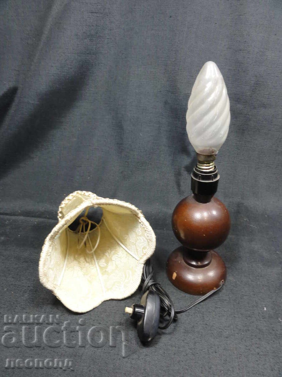 Auction  Old Retro Table Decorative Lamp