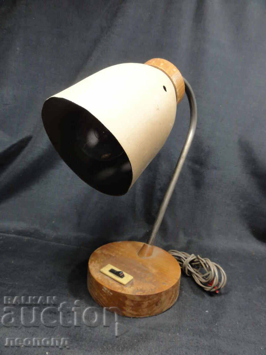 Delivery of Old Retro Social Table Lamp Delivery of Old Retro Social Table Lamp