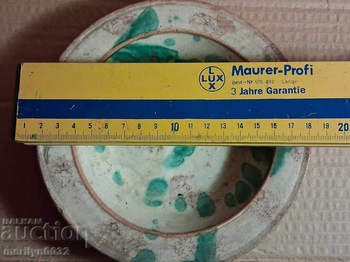 Delivery of Old clay pot, pottery, plate