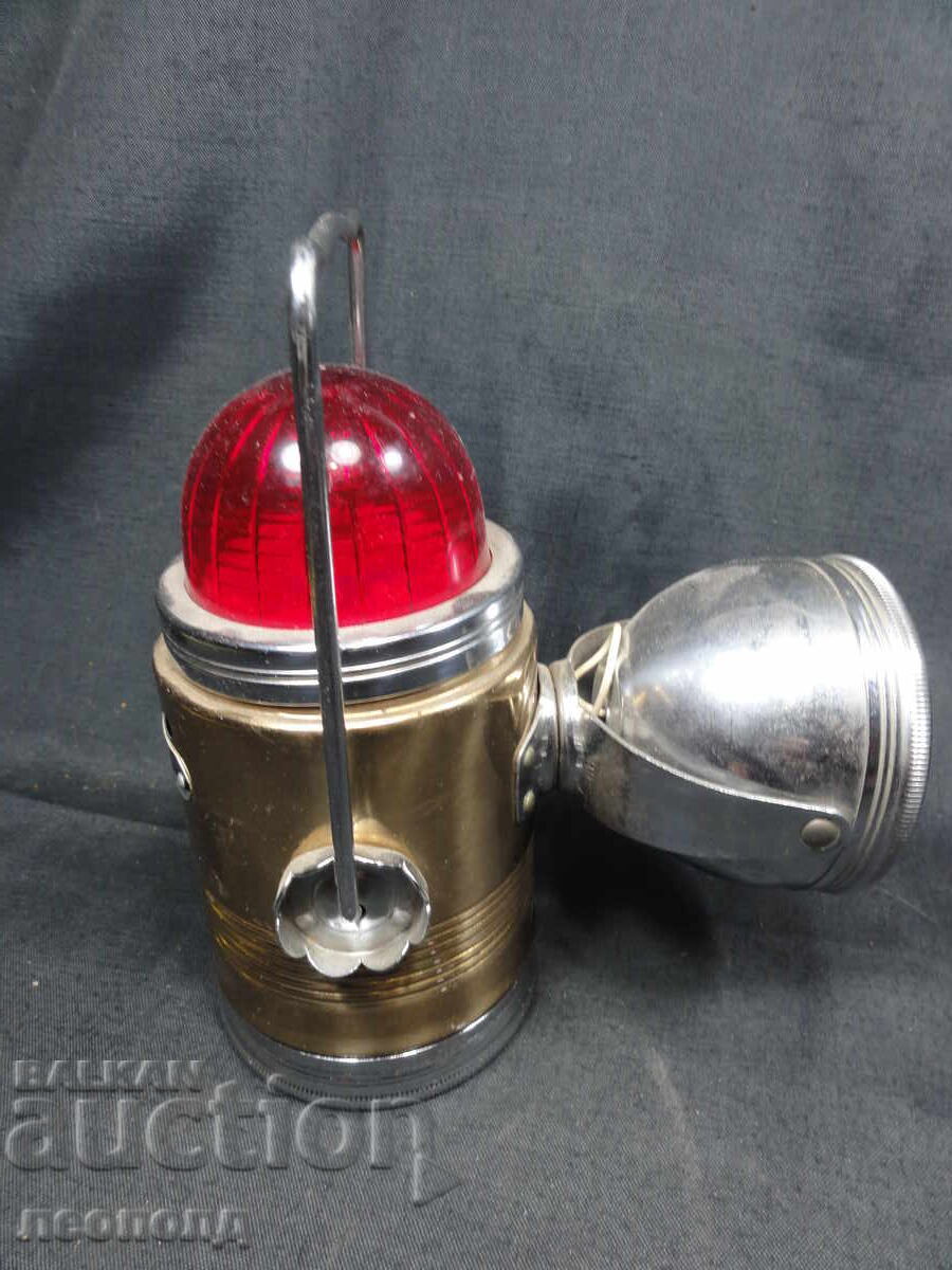 Delivery of Old Retro Emergency Lamp Spotlight Flashlight PIFCO Delivery of Old Retro Emergency Lamp Spotlight Flashlight PIFCO