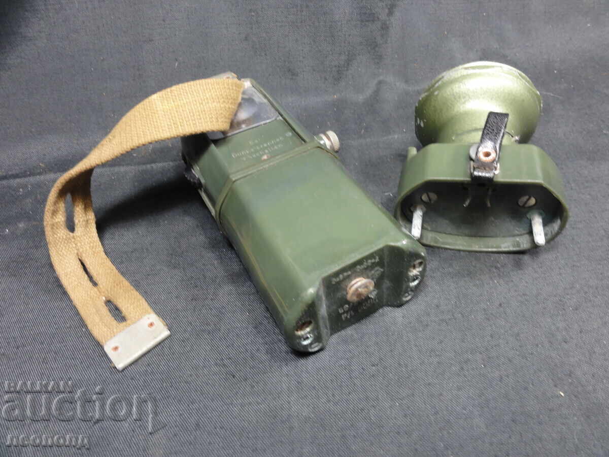 BZTs STAR RETRO SOCIALIST GDR MILITARY PROJECTOR FLASHLIGHT ZW59 - 5 BZTs STAR RETRO SOCIALIST GDR MILITARY PROJECTOR FLASHLIGHT ZW59 - 5