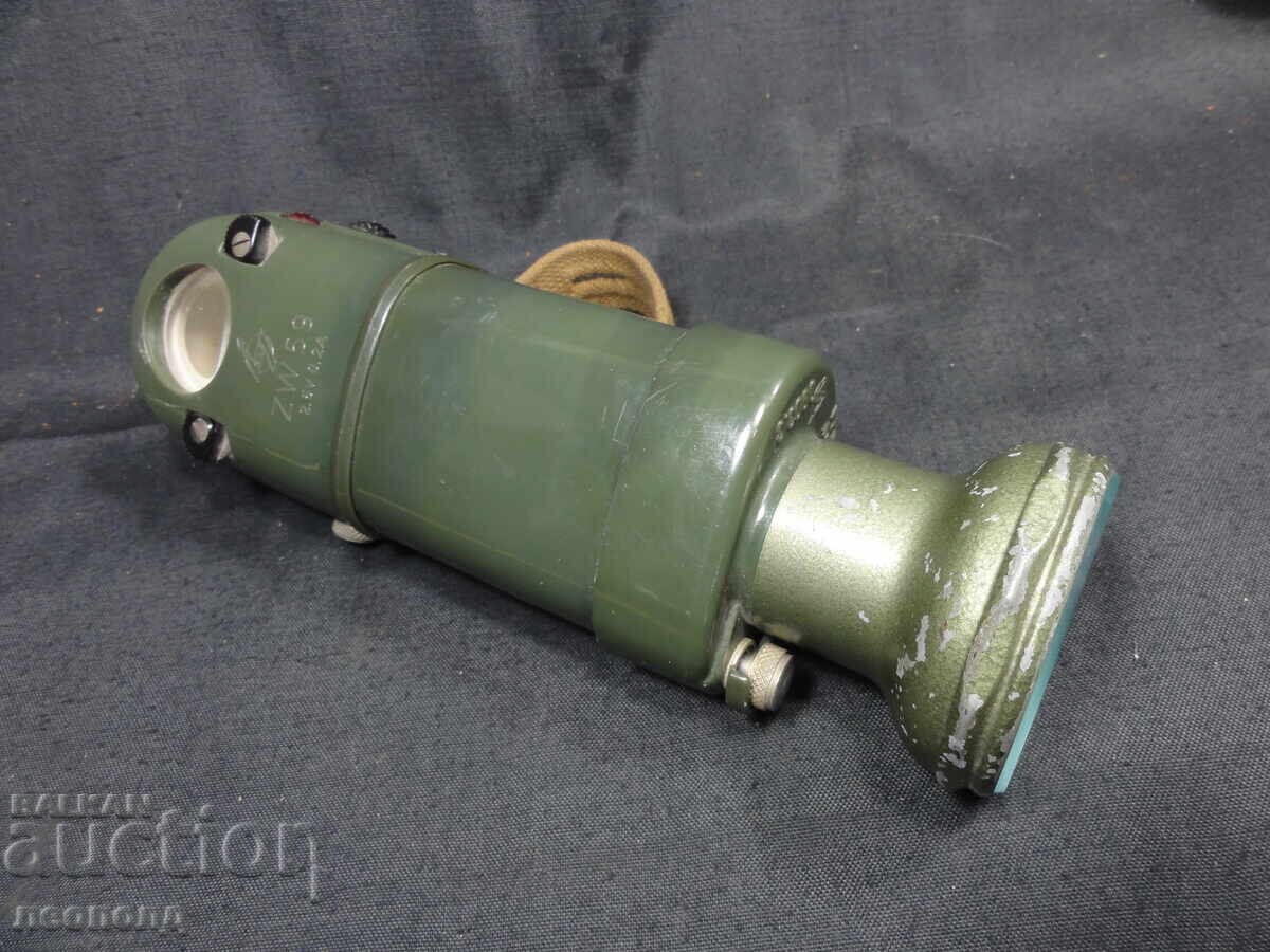 BZTs STAR RETRO SOCIALIST GDR MILITARY PROJECTOR FLASHLIGHT ZW59 - 6 BZTs STAR RETRO SOCIALIST GDR MILITARY PROJECTOR FLASHLIGHT ZW59 - 6