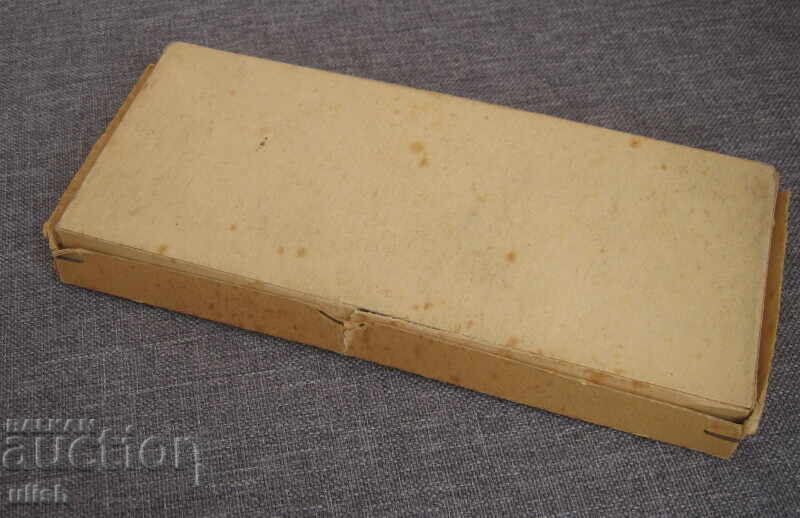 Παλιό άδειο χαρτόκουτο Pelican βουλγαρικά βαμβακερά κλωστές με τιμή 25.00 BGN | € 12.78