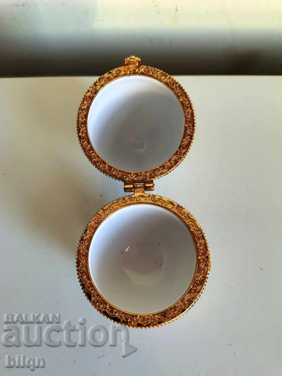 Παράδοση Πορσελάνινο Αυγό-Κοσμηματοκιβώτιο-Λιμόζ