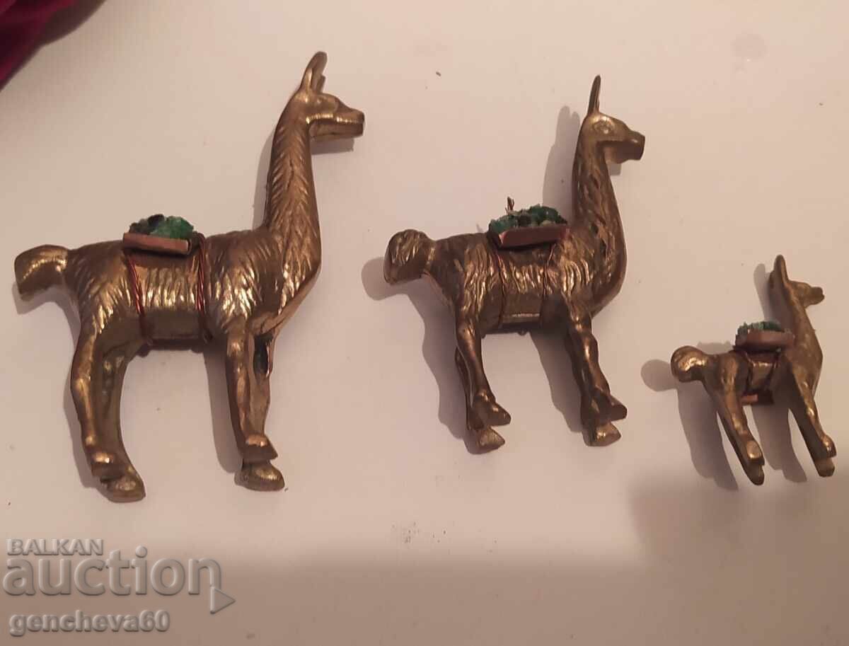 Livrarea Set de figurine cu trei lame de alamă