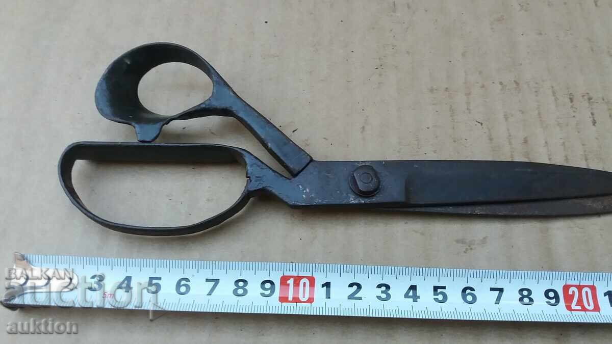 Auction  OLD ABADI SCISSORS
