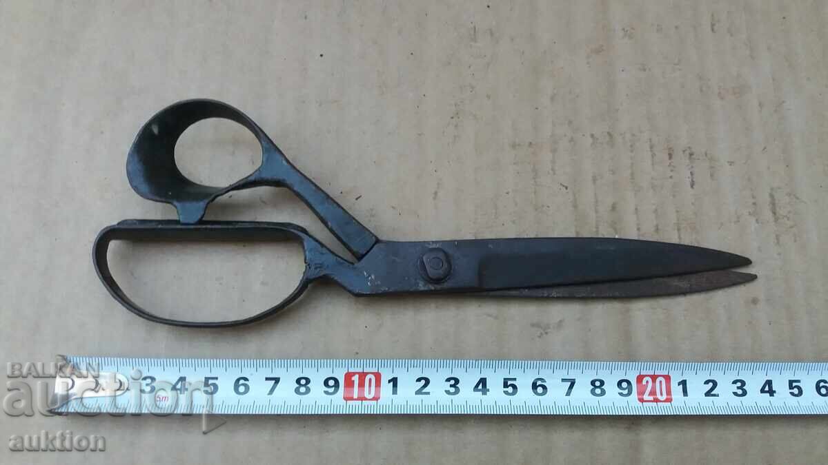 OLD ABADI SCISSORS