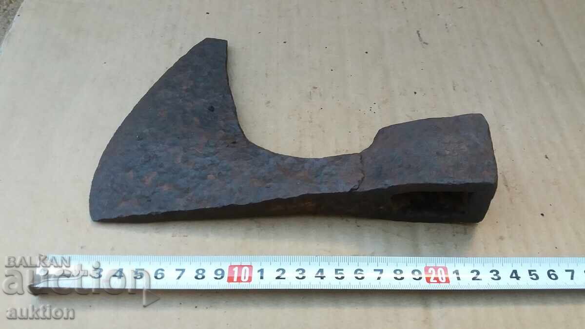 Livrarea TOPOR FORJAT DE RENAȘTERE Livrarea TOPOR FORJAT DE RENAȘTERE