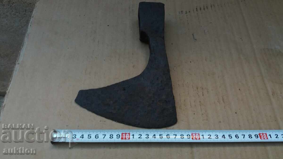 TOPOR FORJAT DE RENAȘTERE - 7 TOPOR FORJAT DE RENAȘTERE - 7