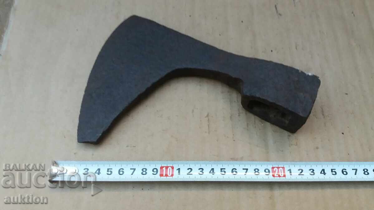 TOPOR FORJAT DE RENAȘTERE TOPOR FORJAT DE RENAȘTERE