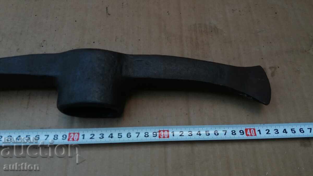 масивна брадва - кирка - 5