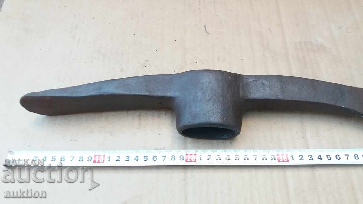 масивна брадва - кирка - 6